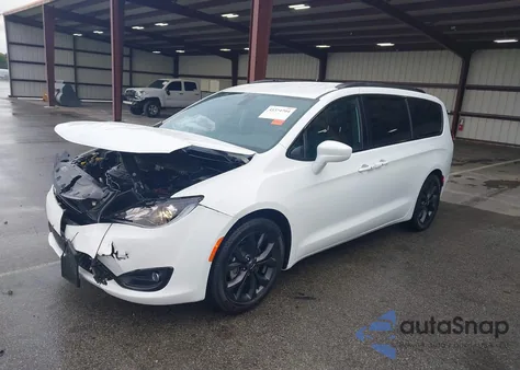2020 Chrysler Pacifica Touring L из США, поврежденный, VIN 2C4RC1BG6LR245913